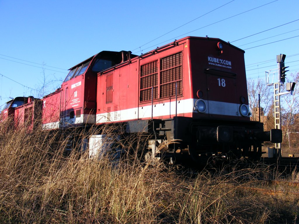 26.12.2009  Lok11 und Lok18 der ehem. PBSV-Gesellschaft mit neuem Kube-Con Logo in Magdeburg Sudenburg