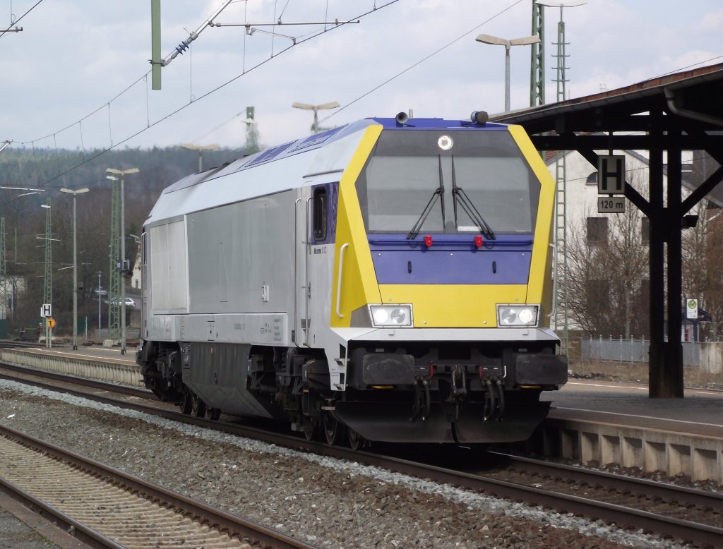 263 001-0 durchfhrt am 27. Mrz 2011 solo den Kronacher Bahnhof in Richtung Lichtenfels.