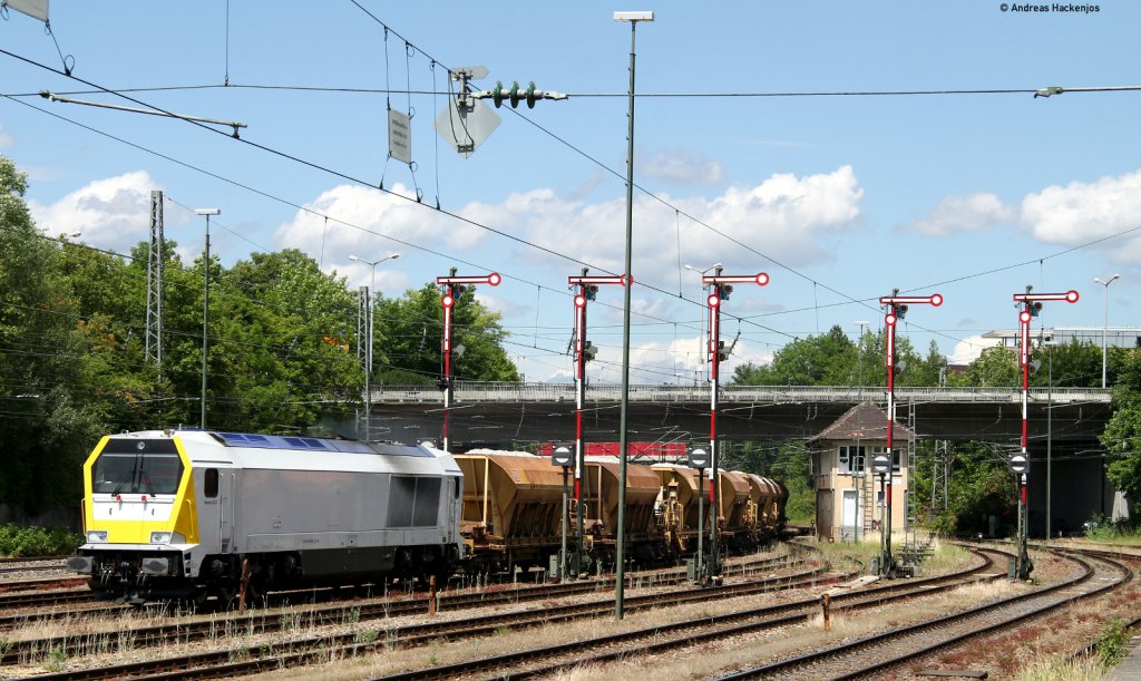 263 005-1 mit dem Schotterzug nach Rottweil in Villingen 9.7.11