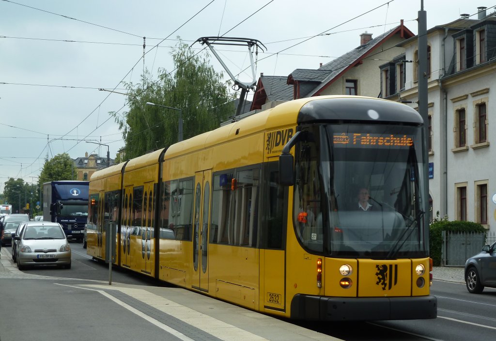 2632 diente am 13.6.12 als Fahrschulwagen,grade bei der Einfahrt in die Haltestelle Saarstrae.