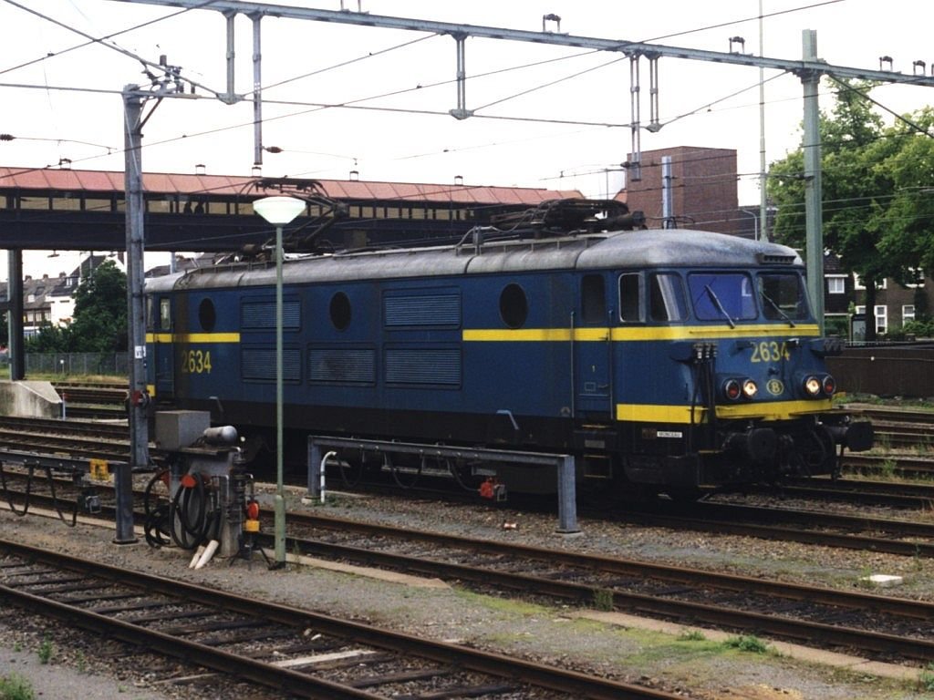 2634 (NMBS/SNCB) auf Bahnhof Maastricht (Die Niederlande) am 13-7-1998. Bild und scan: Date Jan de Vries.