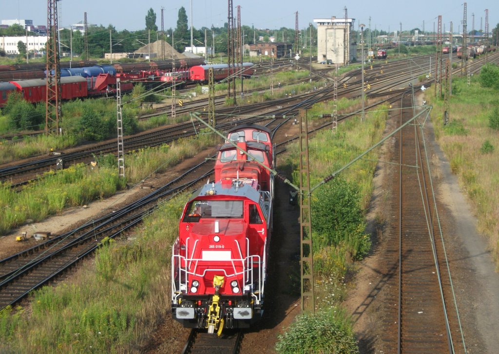 265 019, 362 362 und 290 505 rangieren am 25.Juli 2013 im Rbf. Engelsdorf.