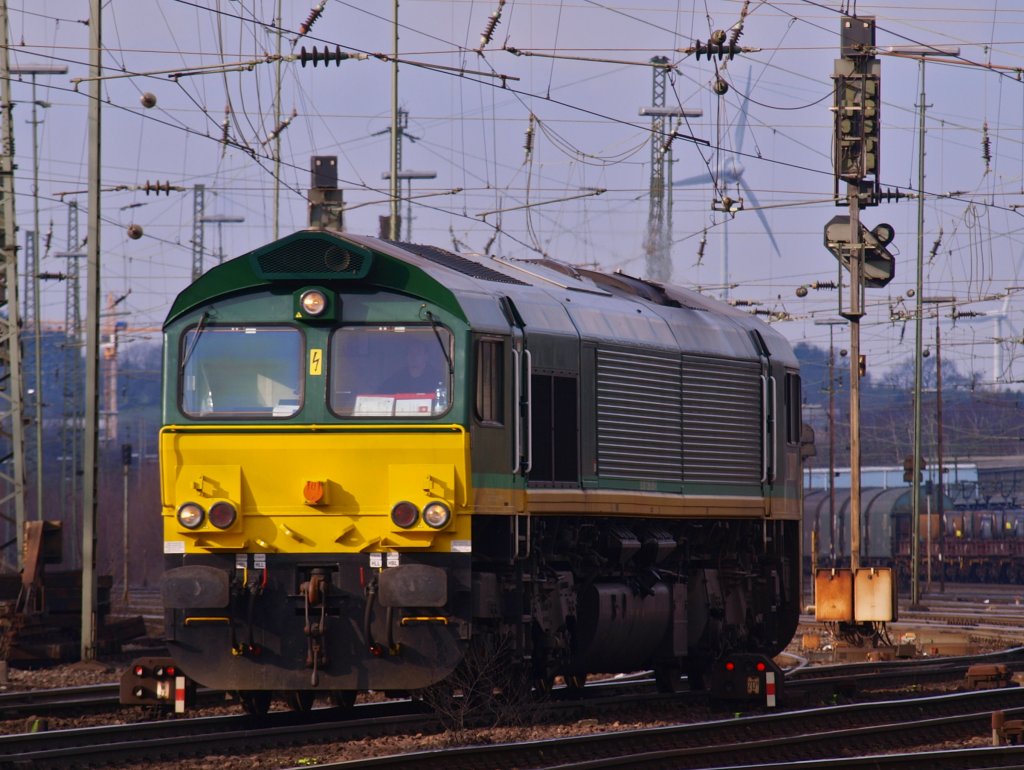 266 005-8, eine Class66 von Ascendos Rail Leasing Sarl aus Luxemburg gibt am 28.01.2011 in Aachen West Gas um als Lz ber die Montzenroute nach Belgien zu fahren.