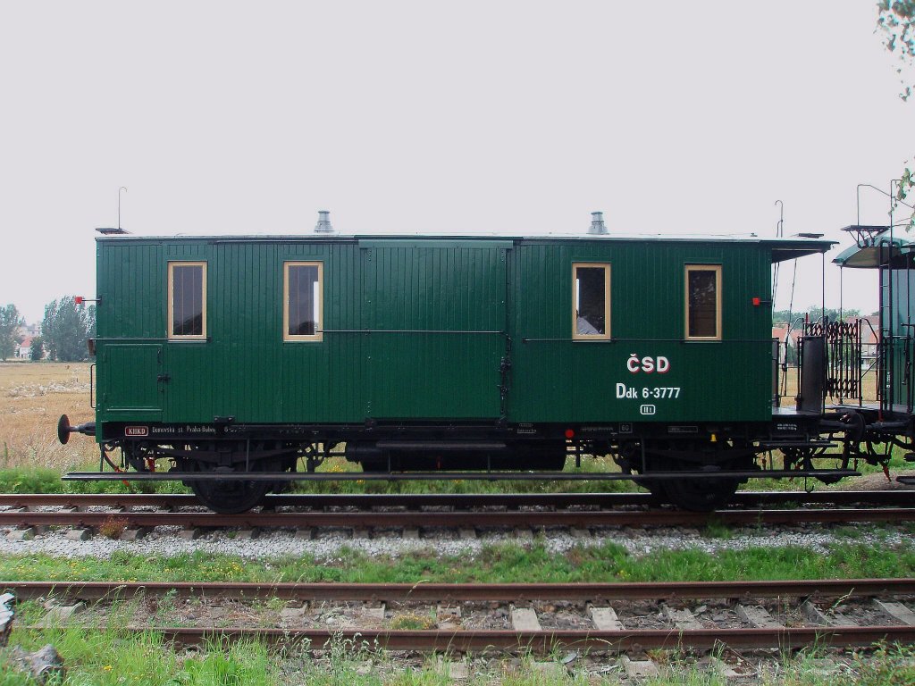 ČSD historische Wagen - Gterzugbegleitwagen Ddk 6-3777 (Art. Nr. 8010, Baujahr 1912, Hersteller Studnka)auf Bhf. Knezeves fr Filmemachens entwickelt am 28. 7. 2012.