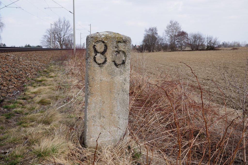 27.03.2011, alter Kilometerstein an der KBS 530.