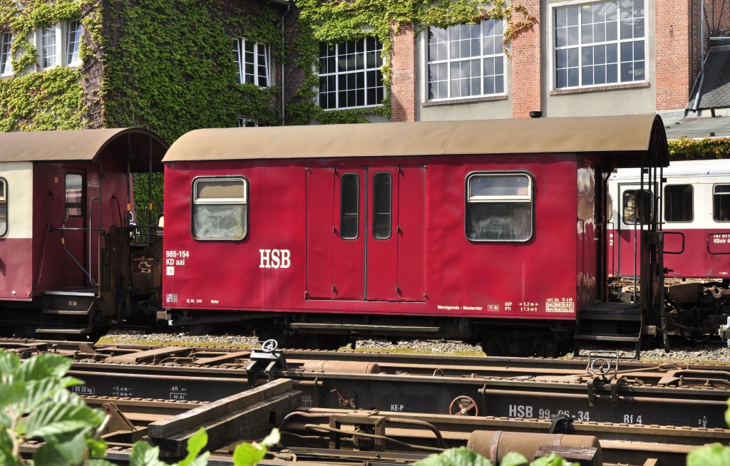 27.08.12 Westerntor ; abgestellter kleiner Packwagen