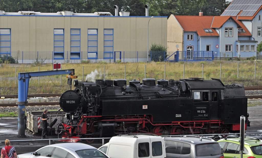 27.08.12Bw Wernigerode ; nach der letzten Fahrt des Tages heit es : Lsche ziehen