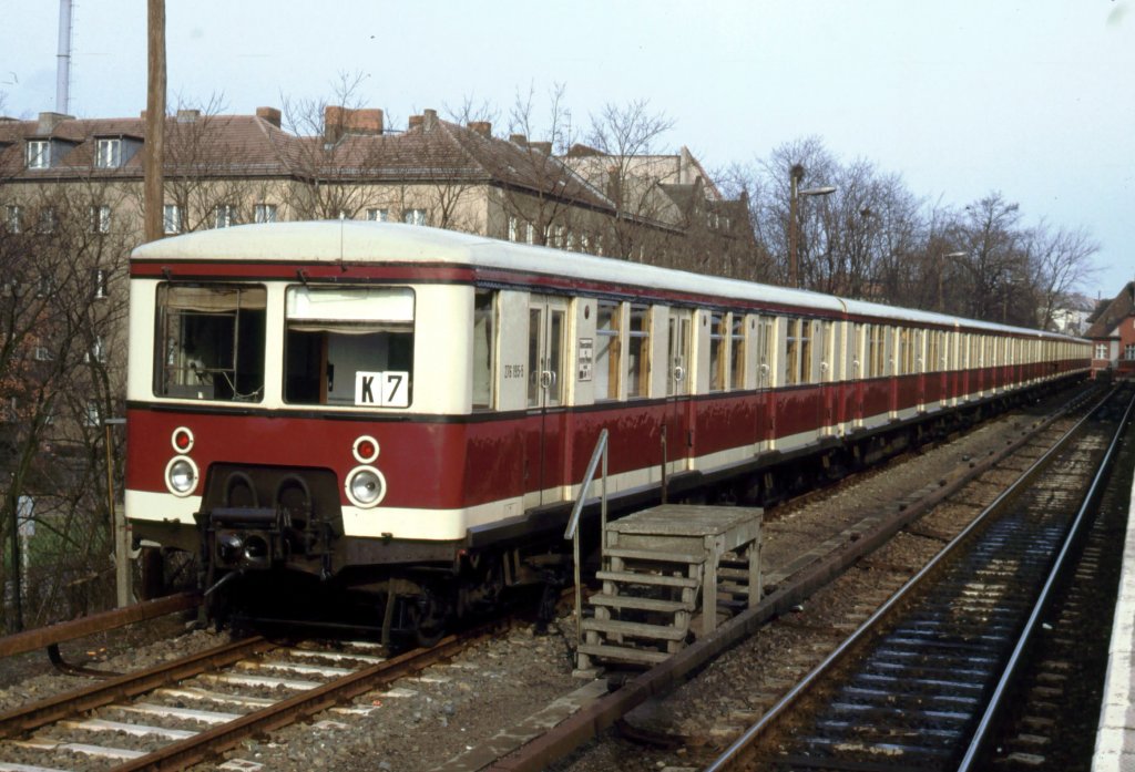 276 195-5 Oranienburg im Mrz 1990