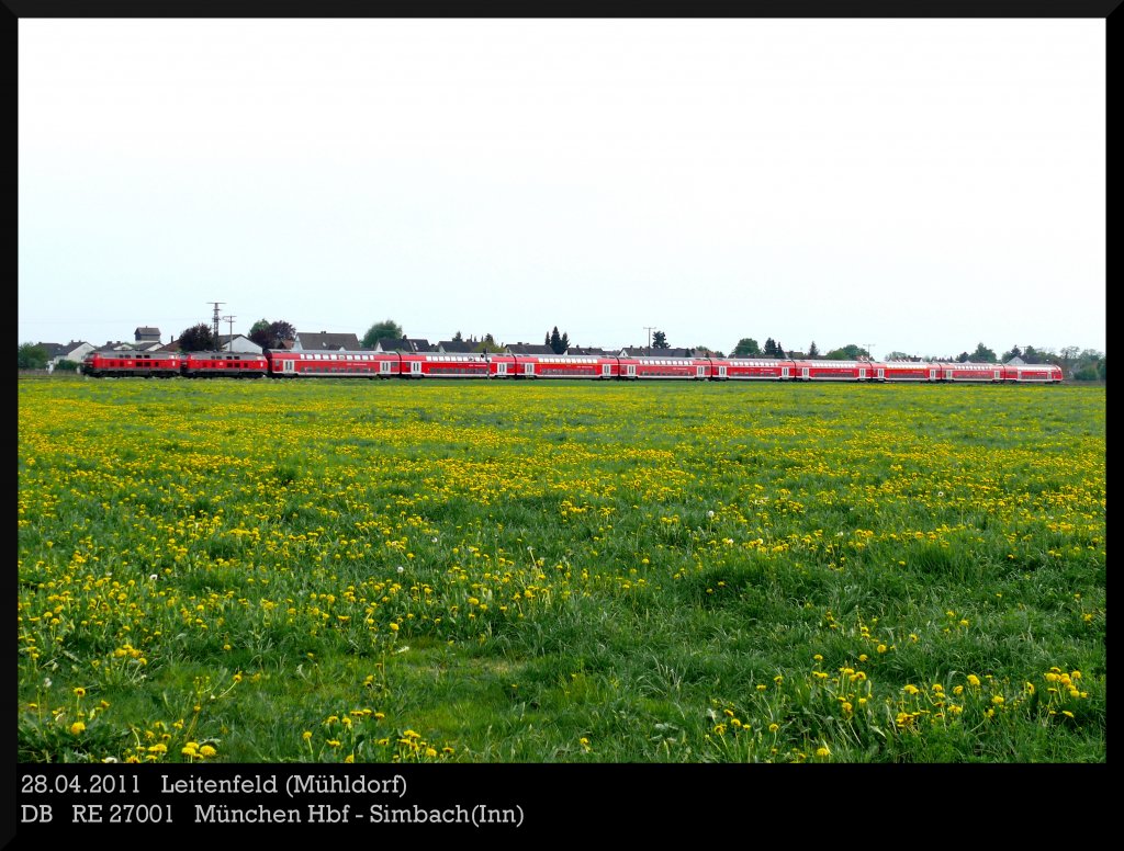28.04.2011: Ein 218-Prchen beschleunigt den  Sprinter -RE 27001 aus Mnchen kurz hinter Mhldorf in Richtung Simbach am Inn