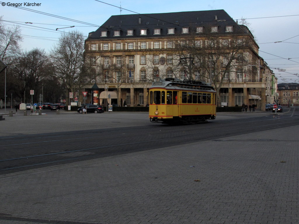 28.11.2010: TW 95 erreicht Karlsruhe Hbf.