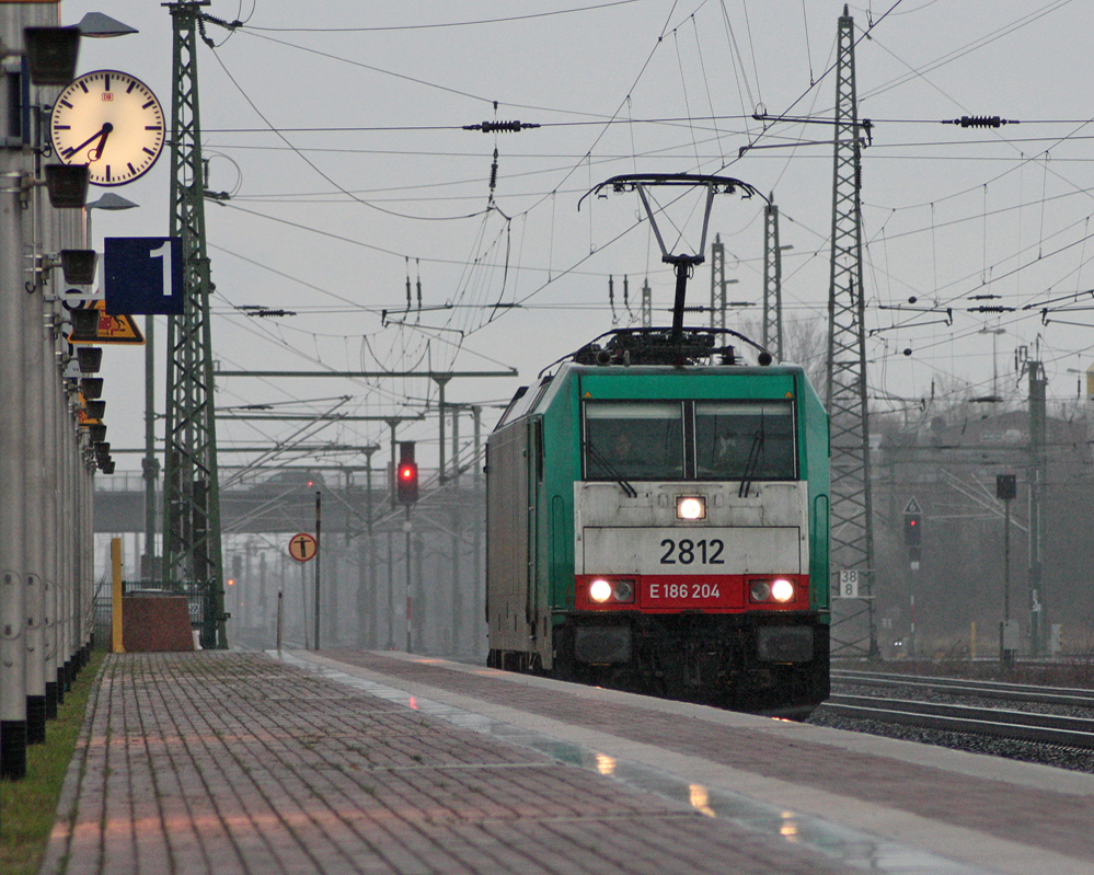 2812 der COBRA als Tfzf auf dem Weg Richtung Aachen-West bei wunderschnem Wetter bei der Durchfahrt in Dren 28.3.10