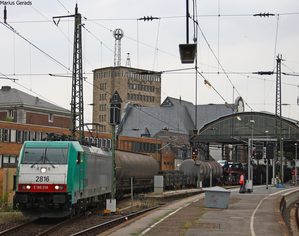 2816 der COBRA mit einem Gterzug Richtung Montzen durch den Aachener Hbf 12.8.09