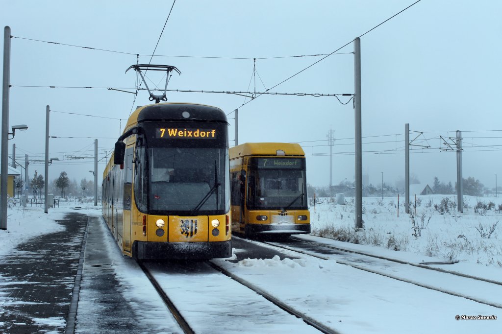2825 & 2718 standen am 27.10.2012 im leicht verschneiten Pennrich. 