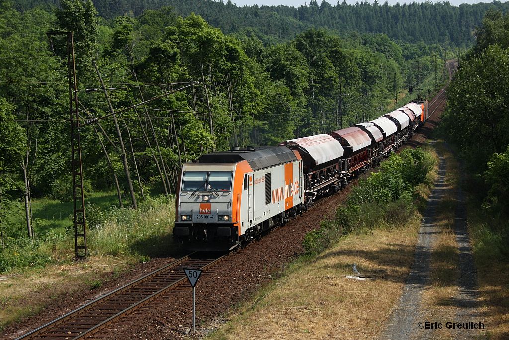285 001 mit einem Schttgutzug am 12.7.2010 in Braunesumpf.