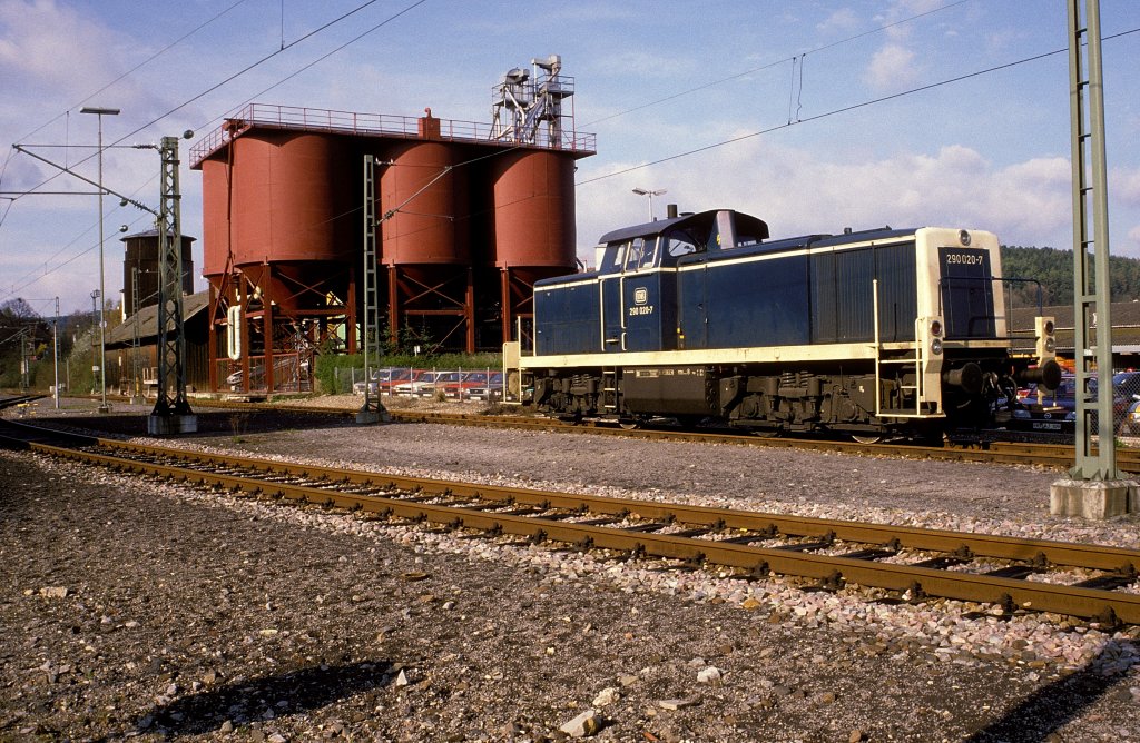 290 020-7 Bhf. Weil der Stadt 1989