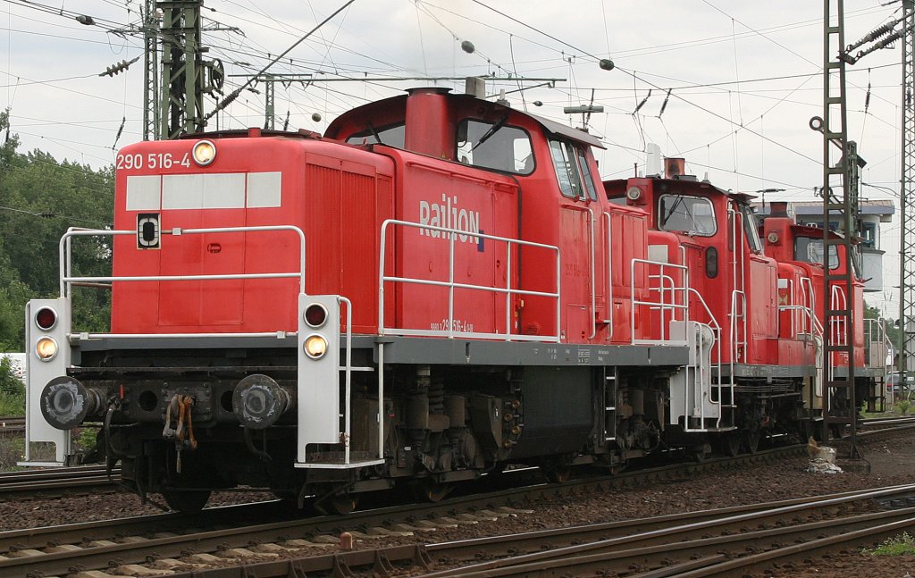 290 516 mit 363 437 und 362 540 am 10.8.10 in Kln Gremberg