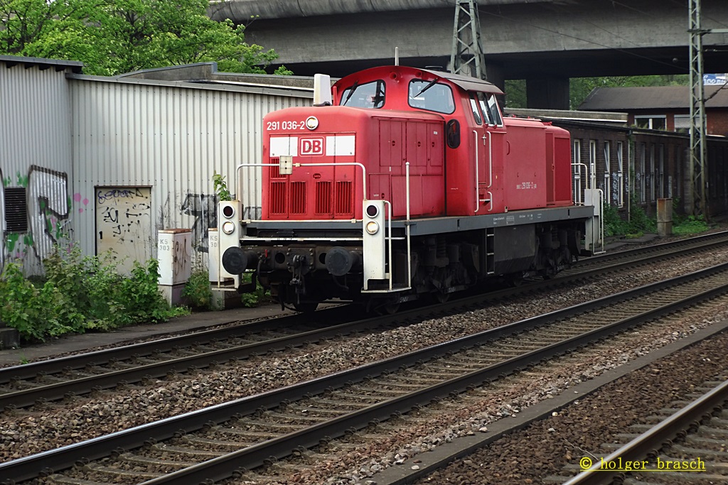 291 036 fuhr solo am 07.05.13 durch bhf harburg