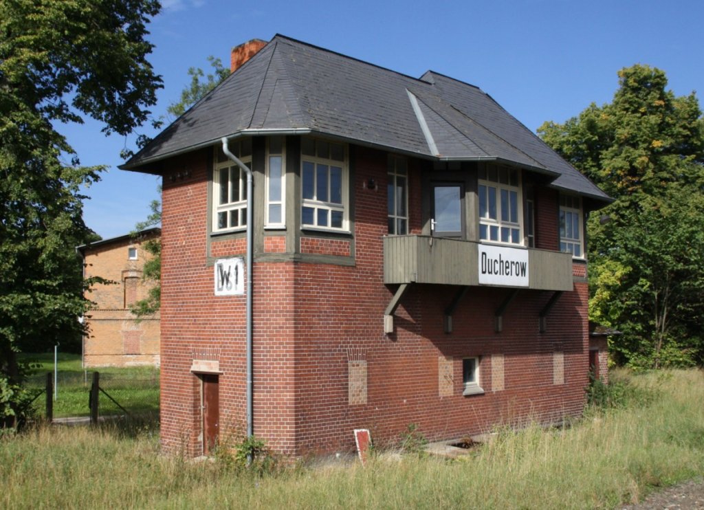 2.9.2012 Ducherow, Stw W1, ehem Dst. Seit 2005 ausser Betrieb - offensichtlich dem Rckbau entgangen.