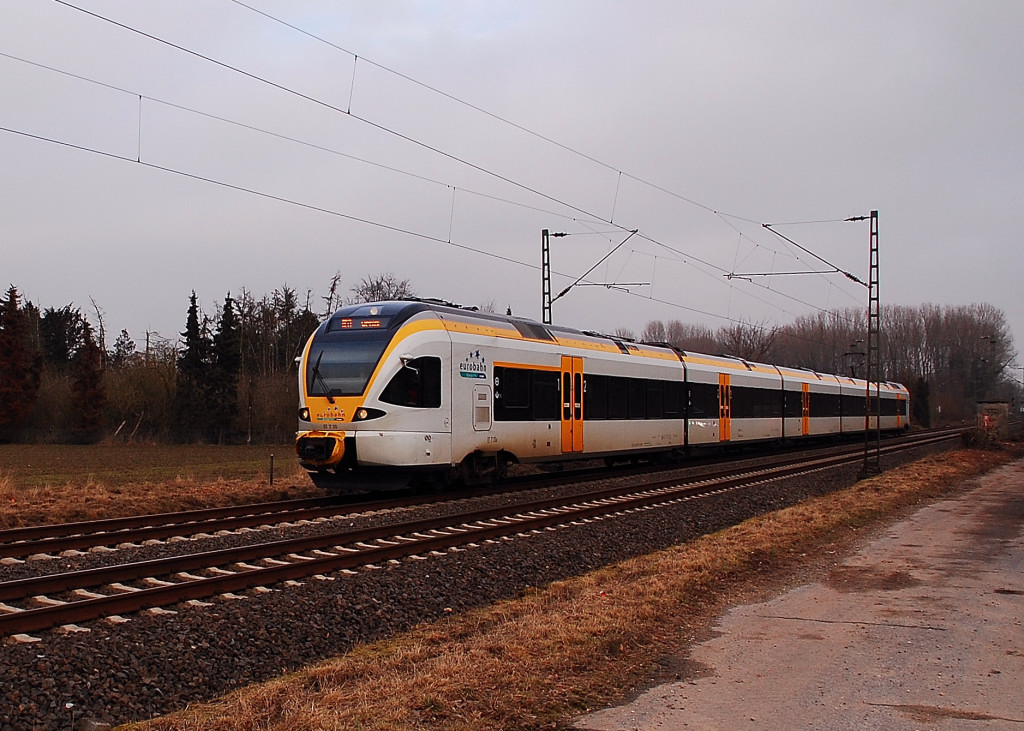 29.2.2012 Eurobahn ET 7.10 in Frontansicht aus Kleinenbroich kommend.