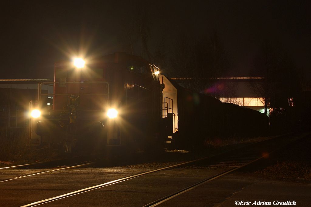 294 574 rangiert am 1.2.11 in Barsinghausen vor der Firma von Delta-Stahl.