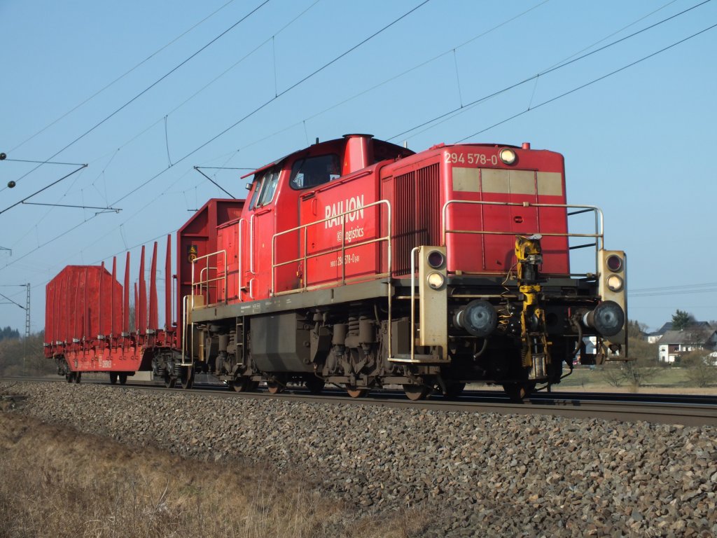 294 578-0 mit einem  G�terzug  nach Neuhof. (Fulda, 22.03.12)