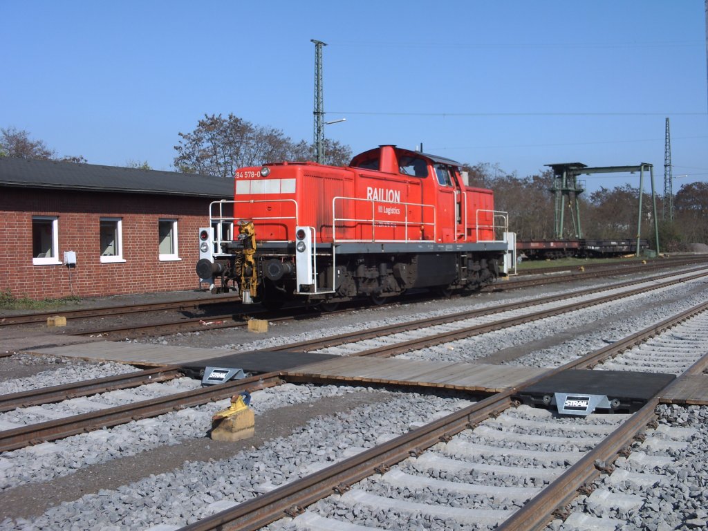 294 578 an einem sonnigen Sonntag-Mittag, mitte April 2010 in Andernach