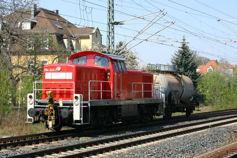 294 645-7 in Dresden-Niedersedlitz. 23.04.2010