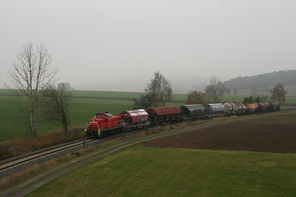 294 650 mit der bergabe von Hirschau nach Amberg am 06.11.2009 bei Godlricht.