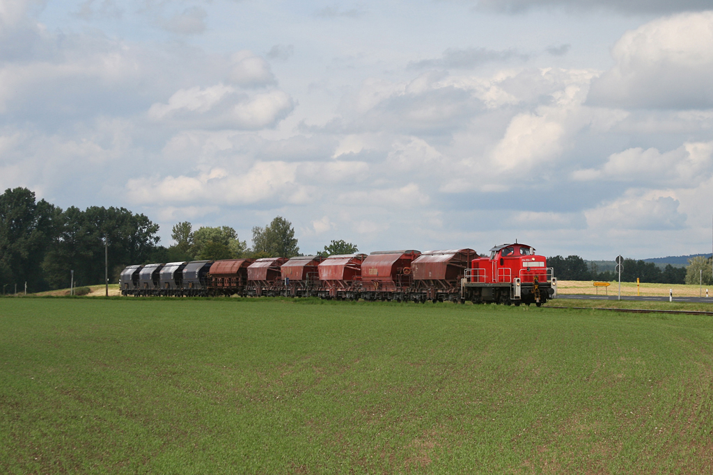 294 650 mit der bergabe von Hirschau nach Amberg am 03.09.2010 kurz vor Amberg.