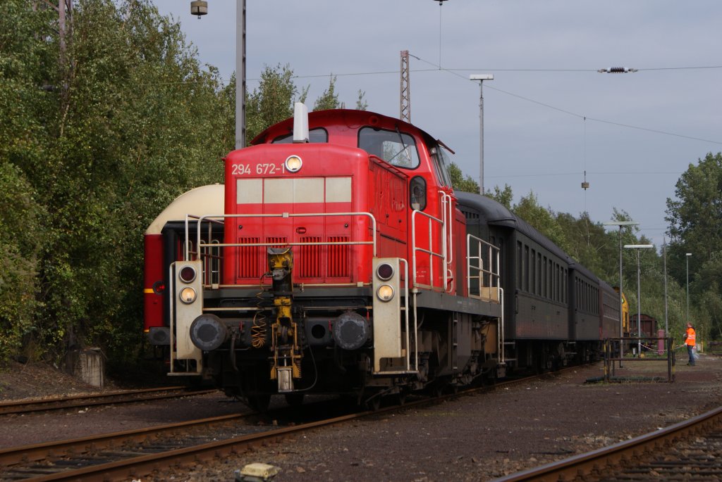 294 672-1 mit einem Sonderzug aus Amsterdam im Osnabrcker Bahnbetriebswerk am 19.09.2010 beim Fest 175 Jahre Deutsche Eisenbahn und 125 Jahre Bahnbetriebswerk Osnabrck