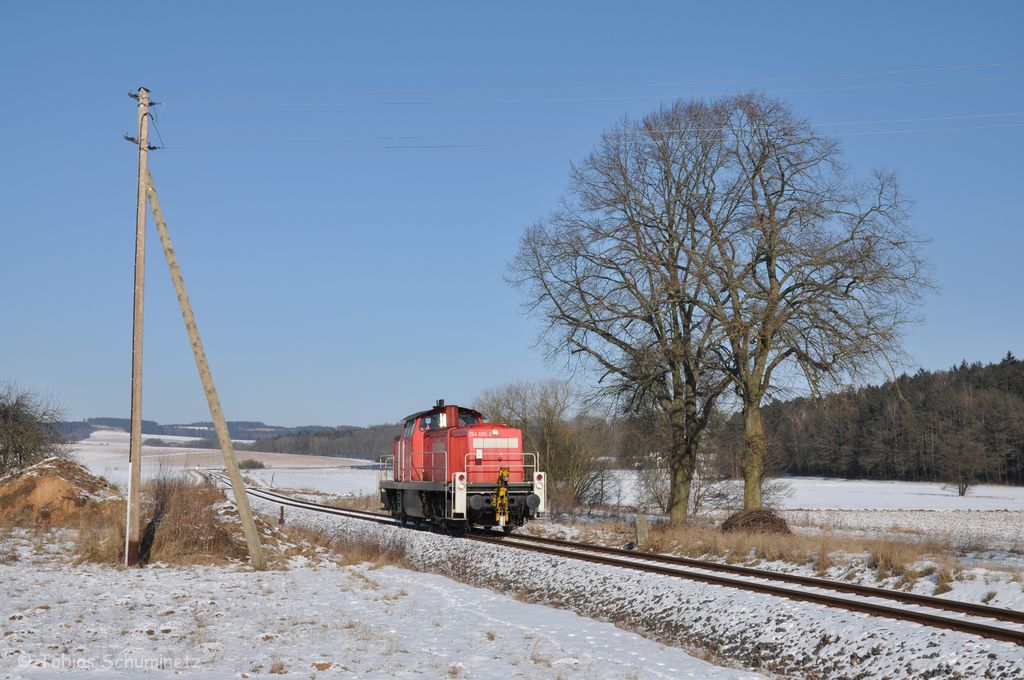 294 685 am 03.02.2012 als Lokleerfahrt bei Mimbach (Strecke Amberg-Schnaittenbach)