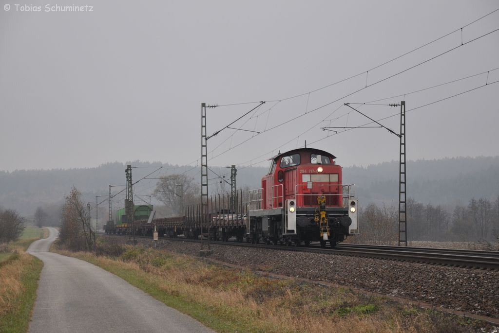 294 717 mit Gterzug am 12.11.2011 bei Plling