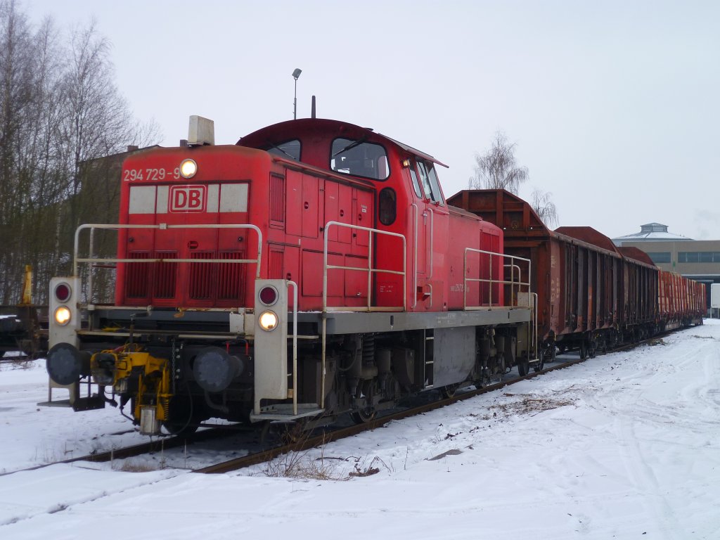 294 729-9 rangierte am 12.02.13 in Marktredwitz.