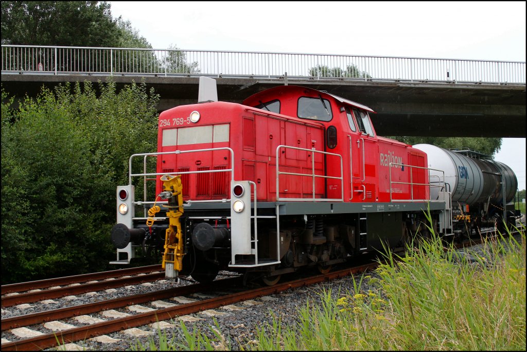 294 769-5 bei Rangierarbeiten auf dem Wilhelmshavener Industriegleis hhe Oelweiche. 07/08/2013