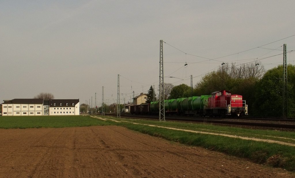 294 804 mit ihrem Tglich- Abendlichen Mllzug unterwegs. (23.04.2010, Mangolding)