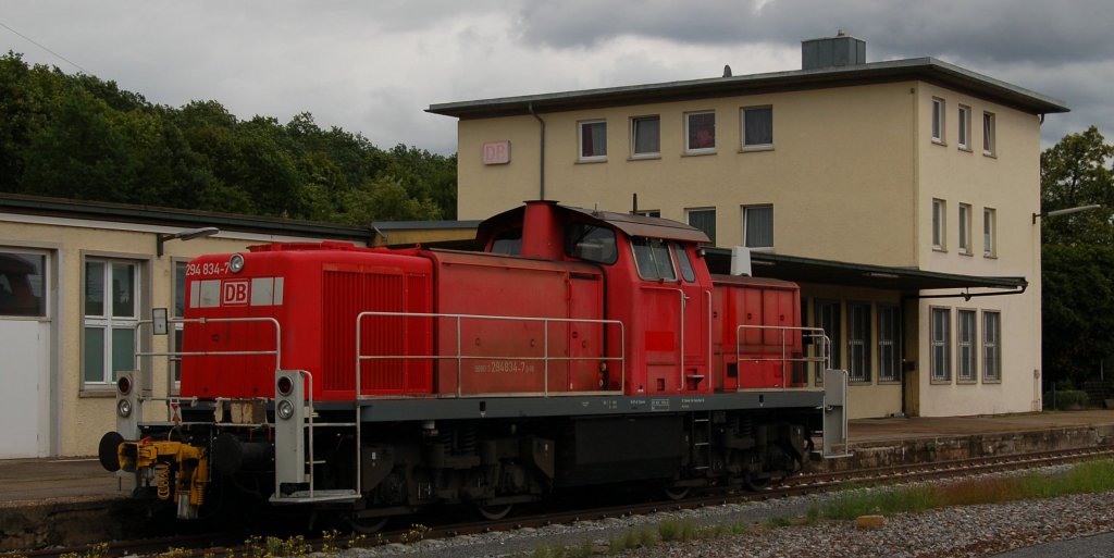 294 834-7 wartet in Bad Friedrichshall-Jagstfeld auf neue Aufgaben. 13.07.2012