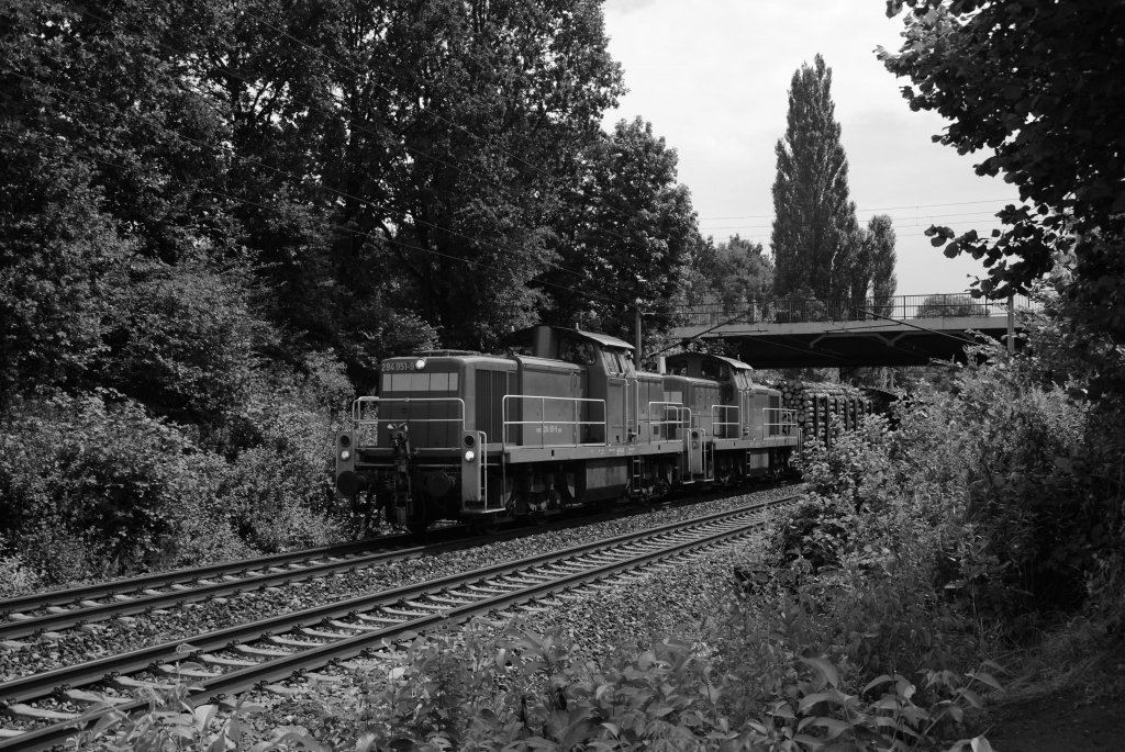 294 951-9 und eine Schwesterlok in Han. Limmer am 26.07.2010