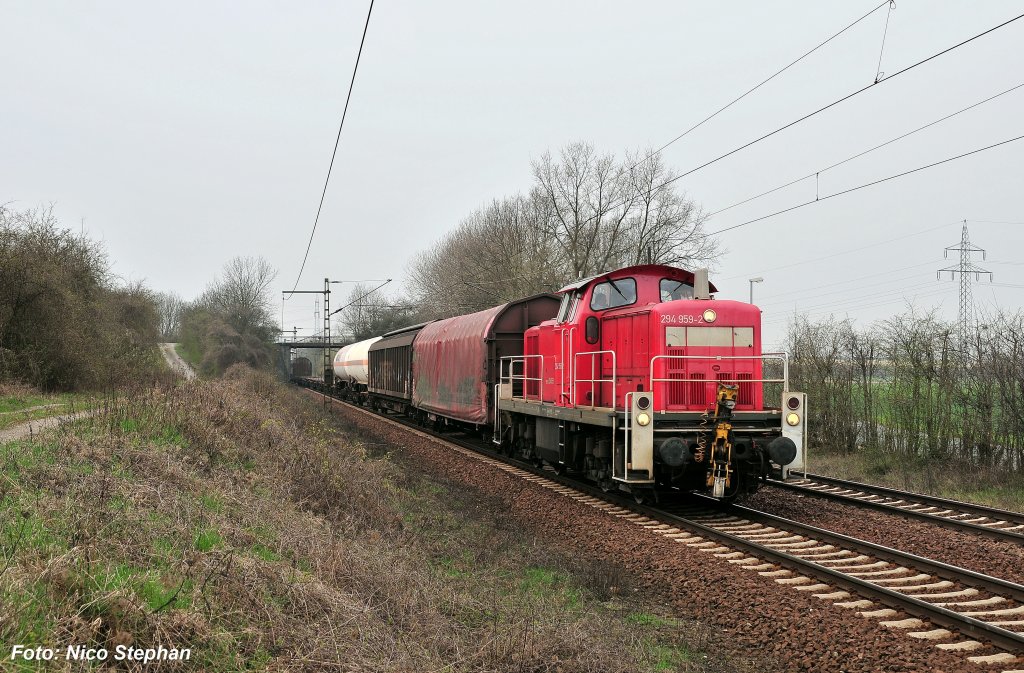 294 959-2 mit einer langen gemischten bergabe gen Lehrte (Ahlten 08.04.10)