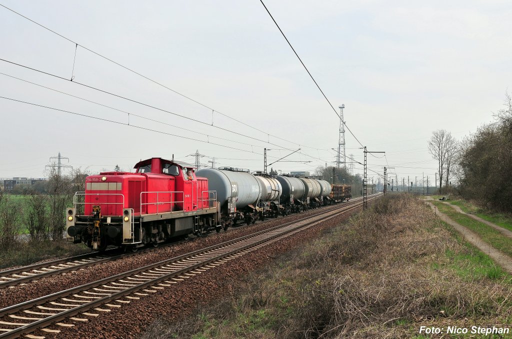294 959-2 war mit einer kurzen gemischten bergabe gen Misburg unterwegs,nette Gre an den Tf :-) (Ahlten 08.04.10)