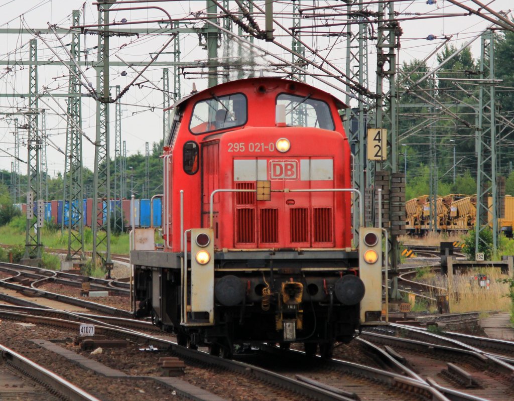 295 021-0 als LZ am 31. Juli 2013 in HH-Harburg.