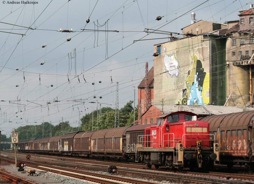 296 058-1 beim rangieren in Verden (Aller) 18.8.10. Ein Gru geht an den Tf ;-)