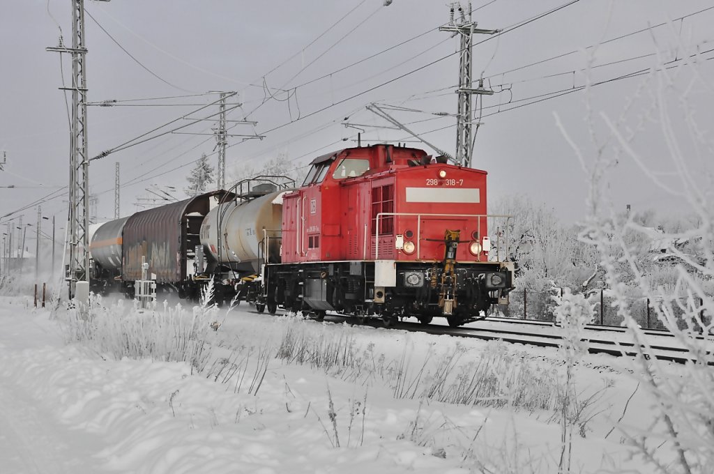 298 318 unterwegs mit der berfhrung von Stralsund nach Miltzow am 29.12.2010