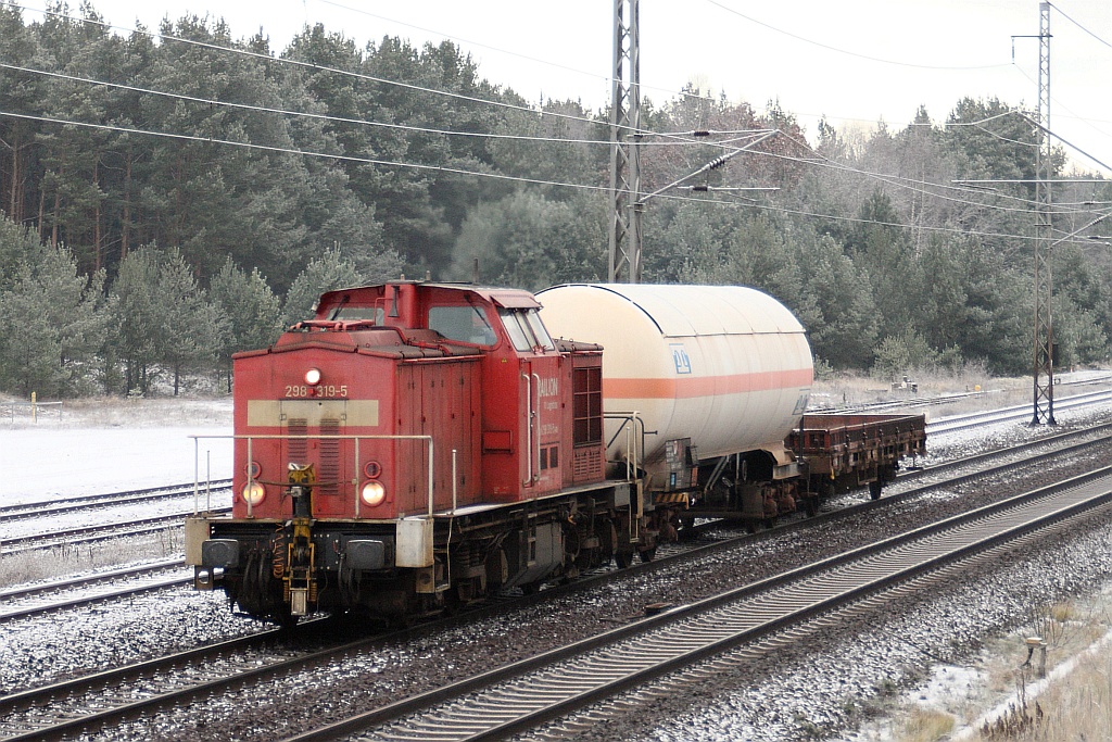 298 319 fhrt mit der bergabe aus Milmersdorf in Eberswalde ein. 26.11.2010