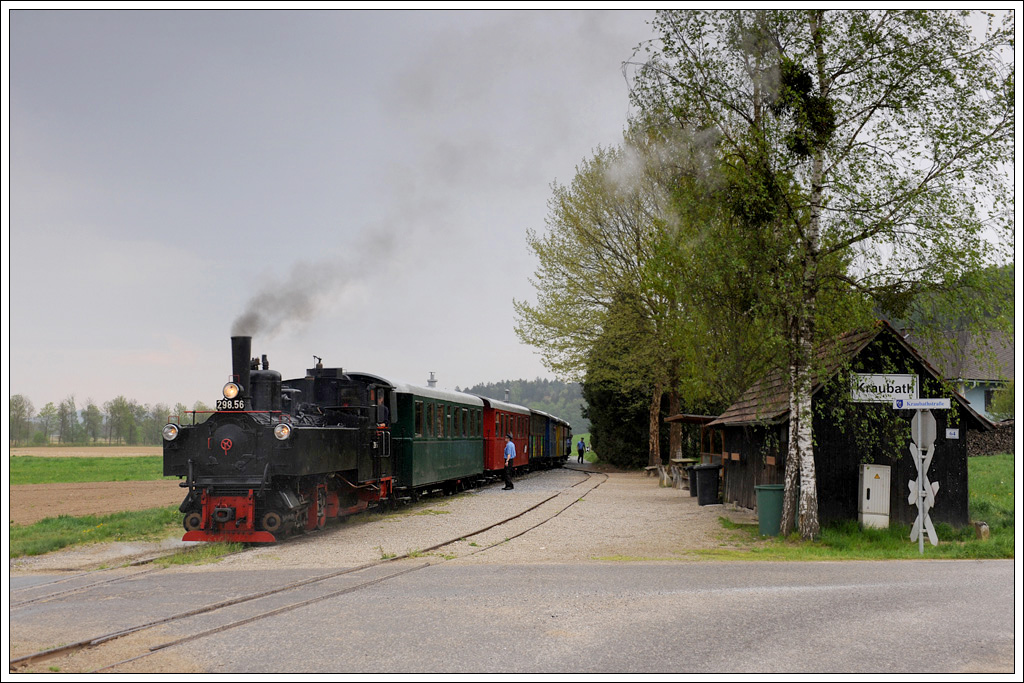 298.56 mit dem Stainzer Flascherlzug von Preding nach Stainz am 29.4.2011  beim Halt in Kraubath.