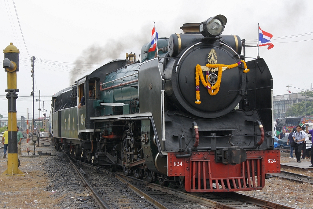 2'C1' 824 am 26.Mrz 2010 im Bf. Ayutthaya.