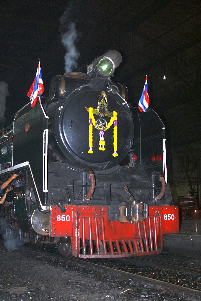2'C1' h2 850 nach der Ankunft mit Sonderzug 902 im bangkoker Bf. Hua Lamphong am 26.Mrz 2010.