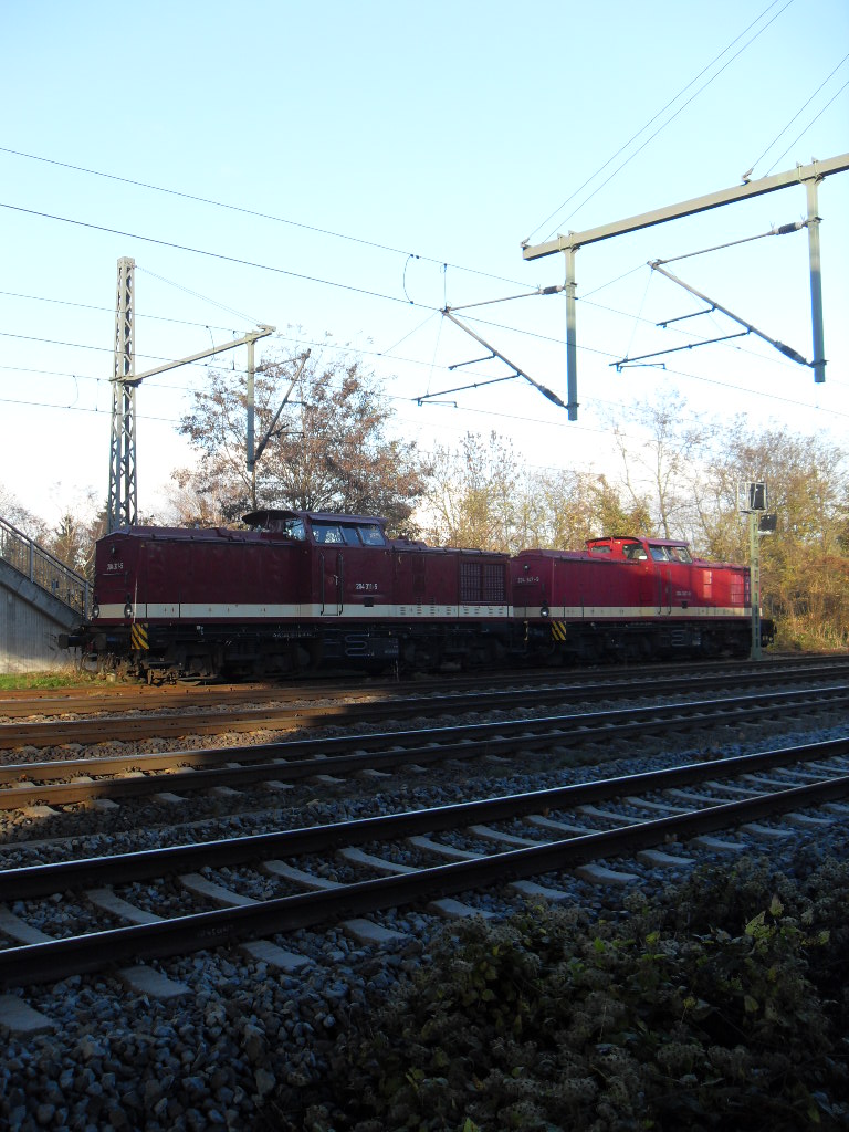 2x V100 standen am 06.11.2010 in Stendal.