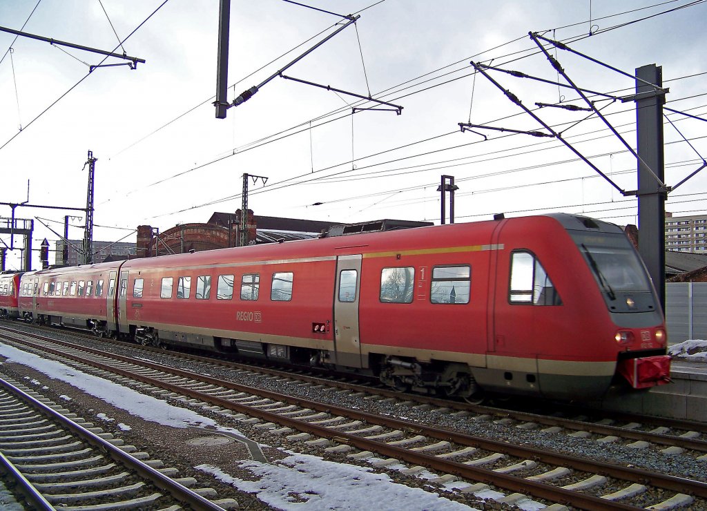 2x612 als RE34685/3358 in Erfurt Hbf, 21.2.010.