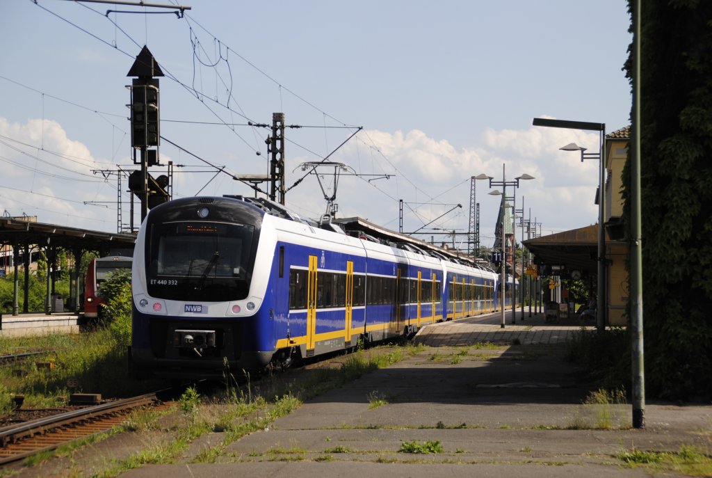 3 Wagenzug eines WET 440 der NWB, auf der Sonderfahrt durch Lehrte am 11. Juni 2010.