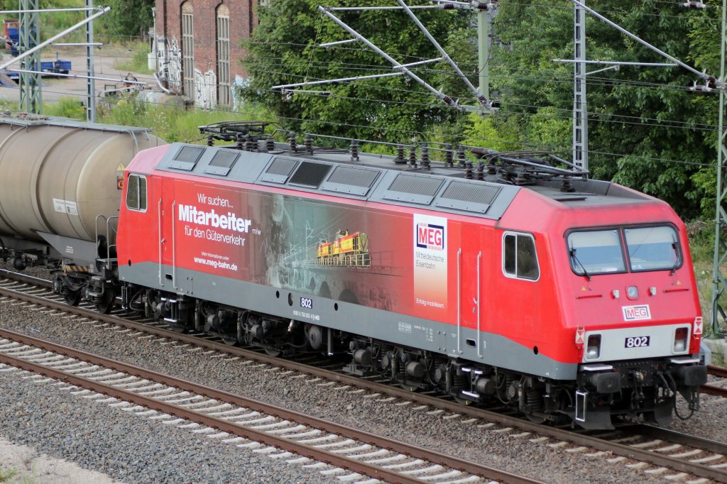 30.7.13 / MEG 802 (156 002-8 D-MEG) hing am Ende eines Kesselzuges gezogen von der MEG 606 / hier bei der Einfahrt LLP